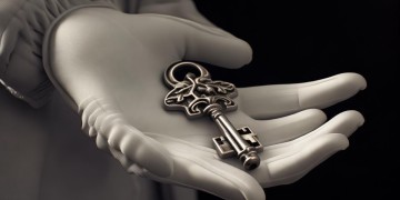 拿钥匙时物业让交什么钱合适？